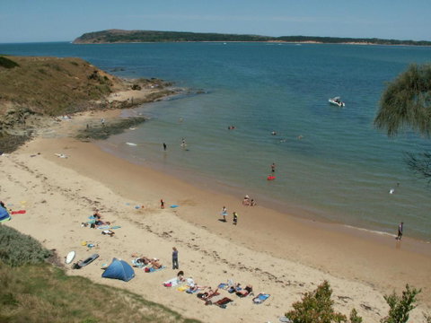 Black Dolphin Waterfront Townhouse Bay Views - Accommodation Search 1