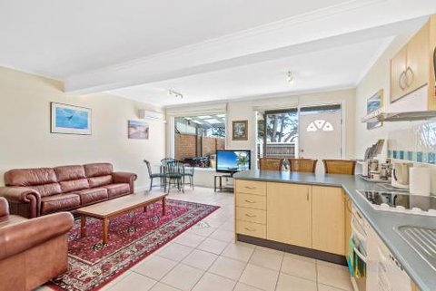 Black Dolphin Waterfront Apartment - Accommodation Search 1