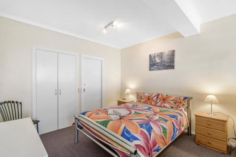 Black Dolphin Waterfront Apartment - Accommodation Search 5