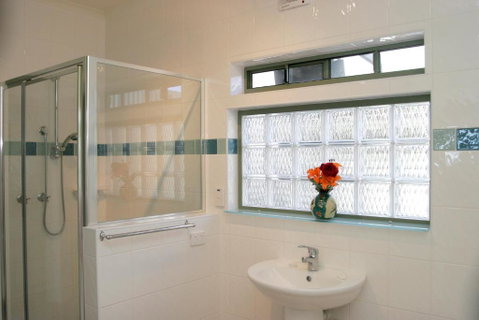 Black Dolphin Waterfront Apartment - Accommodation Search 4