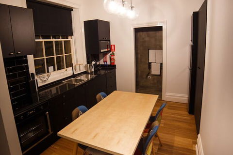 Sanctum Boutique Apartments - Accommodation Search 2