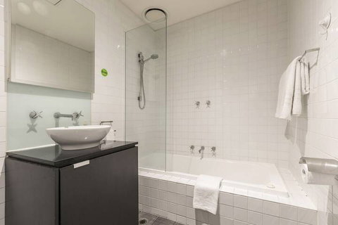 Absolute Collins - Accommodation Search 3