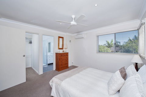 Sea Whispers - Accommodation Search 2