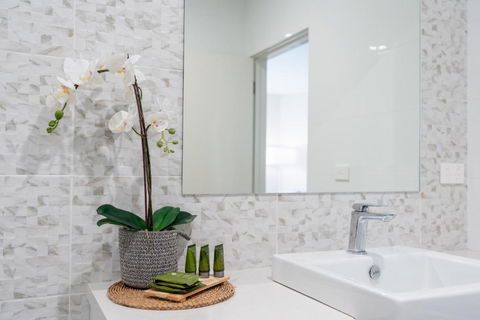 CENTRAL NO 5 LUXURY APARTMENT - Accommodation Search 4