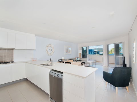 Footprints At Fingal Bay - Accommodation Search 4