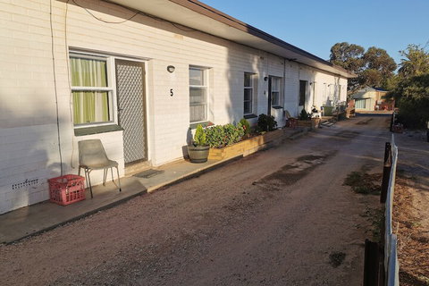 Kimba Units - Accommodation Search 1