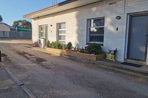 Kimba Units - Accommodation Search 3
