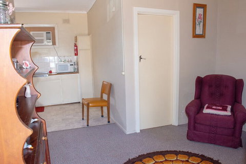 Kimba Units - Accommodation Search 2