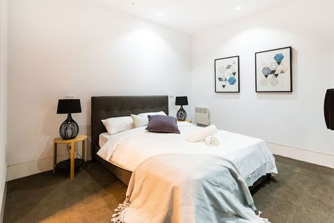 SOPHIA, 2BDR North Melbourne House - Accommodation Search 4