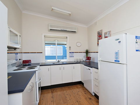 Fingal Beach Shack - Accommodation Search 3