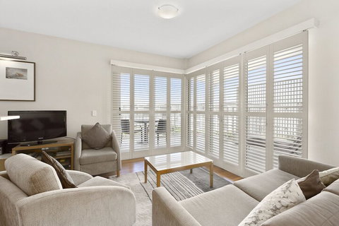 RESORT On The BEACH 4302 - Accommodation Search 2