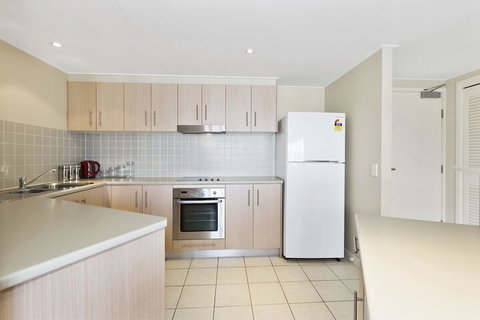 RESORT On The BEACH 4302 - Accommodation Search 3