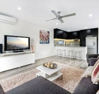 Luxury 1 Bedroom home in Broadbeach Waters - Accommodation Search