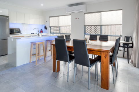 Blue Lagoon Villa A - Accommodation Search 4