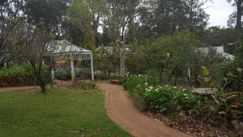 Two Sisters Chalets - Accommodation Search 7