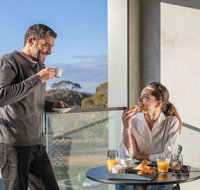 Deco Hotel - Accommodation Search