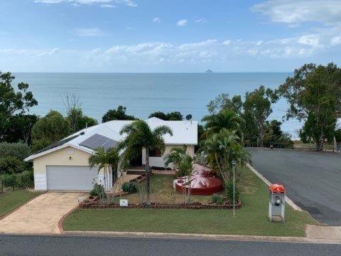 Hydeaway Retreat Beach House Hydeaway Bay - Accommodation Search 1