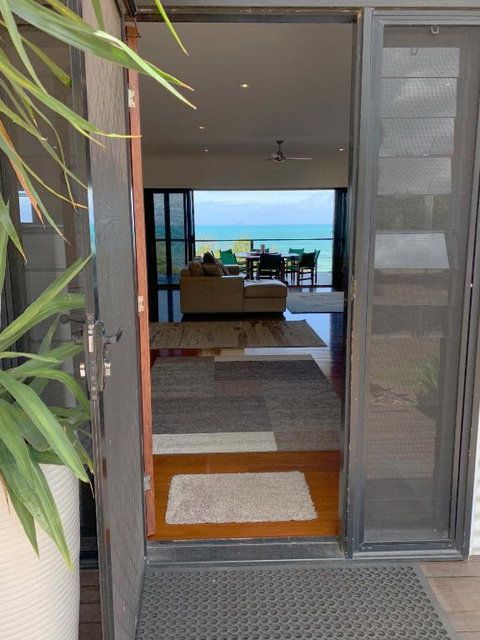 Hydeaway Retreat Beach House Hydeaway Bay - Accommodation Search 6