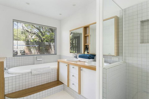 Amaranthine Abodes - Accommodation Search 1