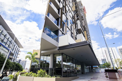 Arise Brisbane One - Accommodation Search 1