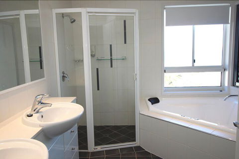 Deep Blue 14 - Accommodation Search 5
