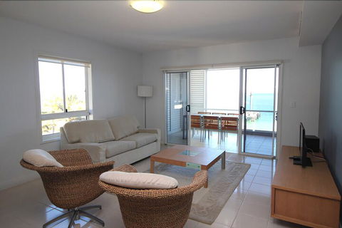Deep Blue 14 - Accommodation Search 6