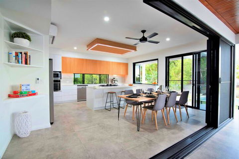 Isle Be Back Waterfront Luxury With Pool - Accommodation Search 2