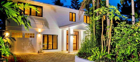 Oceans Edge Beach House At Oak Beach - Accommodation Search 1