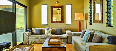 Oceans Edge Beach House At Oak Beach - Accommodation Search 6