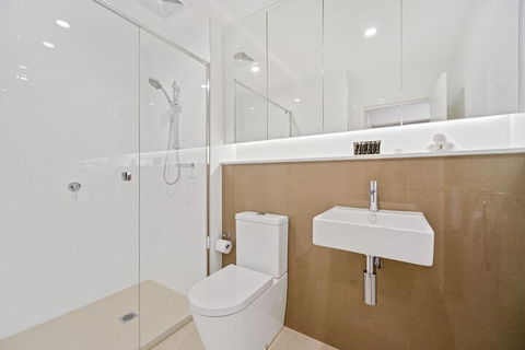 HomeHotel New & Comfort 3 Bedrooms - Accommodation Search 1