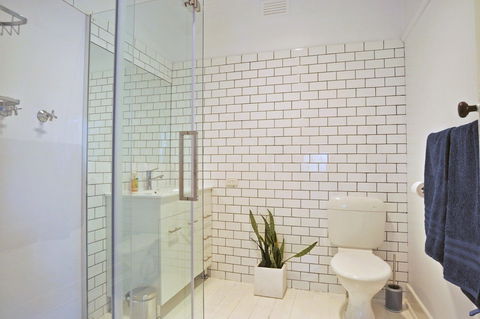 SEA Whispers Inlet Side - Accommodation Search 0