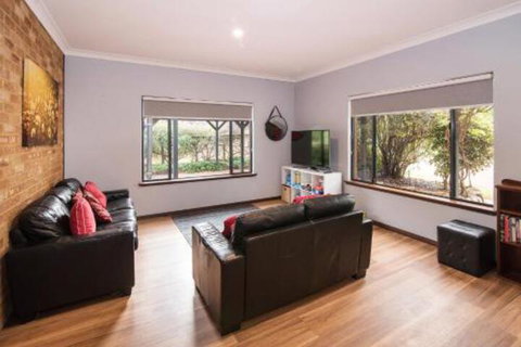 Family Friendly Holiday Haven - Accommodation Search 7