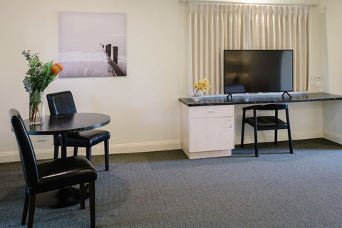 Fairways Resort - Accommodation Search 5