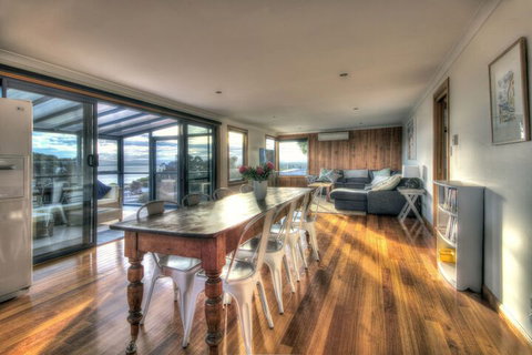 Blue Waves - Accommodation Search 2