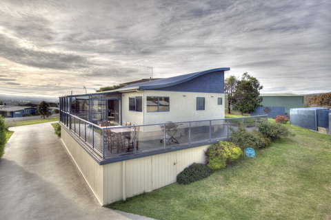 Blue Waves - Accommodation Search 1