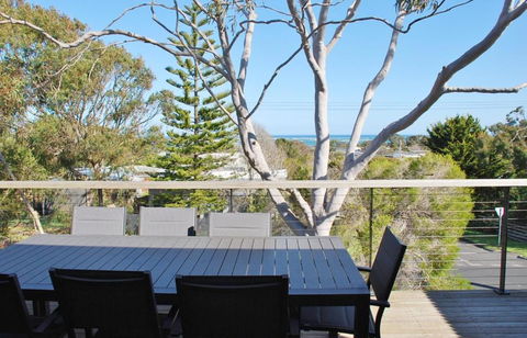 COASTAL BEAUTY On BRUCE - Accommodation Search 1