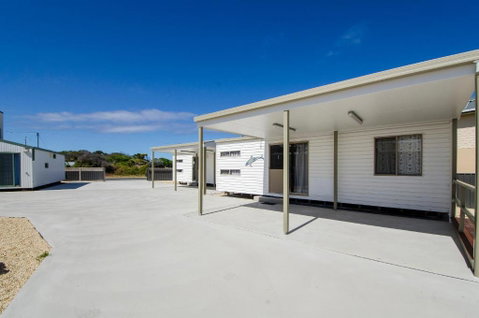 Rocks Retreat Cabin Dolphin - Accommodation Search 2