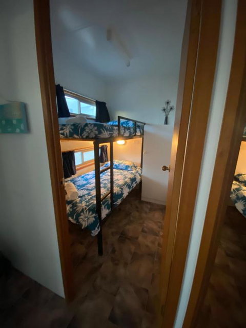 Rocks Retreat Cabin Dolphin - Accommodation Search 4