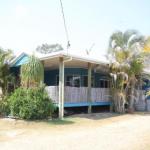 CASTAWAY BEACH HOUSE - Accommodation Search 0