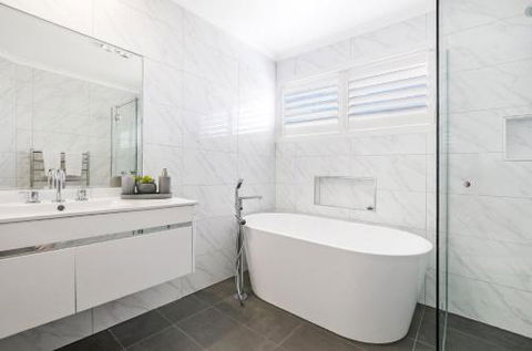 Saltys Newly Renovated - Accommodation Search 4