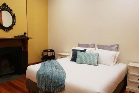 Salty Eyre Glenelg - Accommodation Search 3