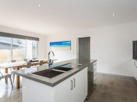 ANGLE By THE SEA Anglesea - Accommodation Search 1