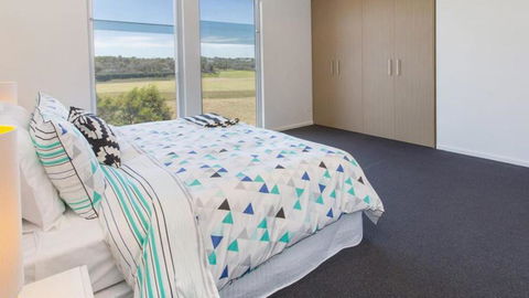 ST ANDREWS BEACH APARTMENT 4.01 - Accommodation Search 7