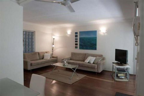 Absolute Beachfront Mooloolaba - Accommodation Search 5