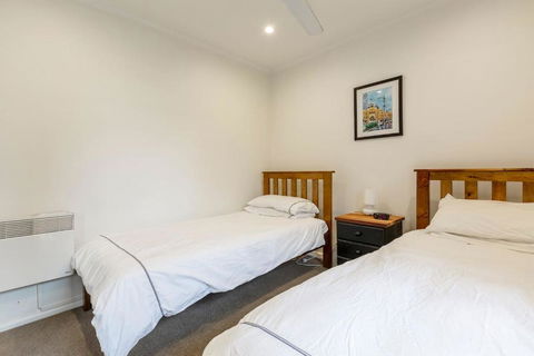 ?Spacious Bungalow?5min Walk To Station?5min To Box Hill?WiFi?Parking - Accommodation Search 5