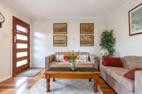 ?Spacious Bungalow?5min Walk To Station?5min To Box Hill?WiFi?Parking - Accommodation Search 3