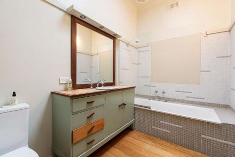 BEACHSIDE GETAWAY DROMANA - Accommodation Search 4