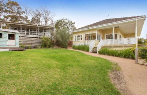 BEACHSIDE GETAWAY DROMANA - Accommodation Search 6