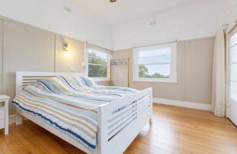 BEACHSIDE GETAWAY DROMANA - Accommodation Search 3