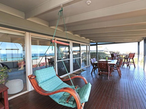 BAY VIEWS On MANNA DROMANA - Accommodation Search 5